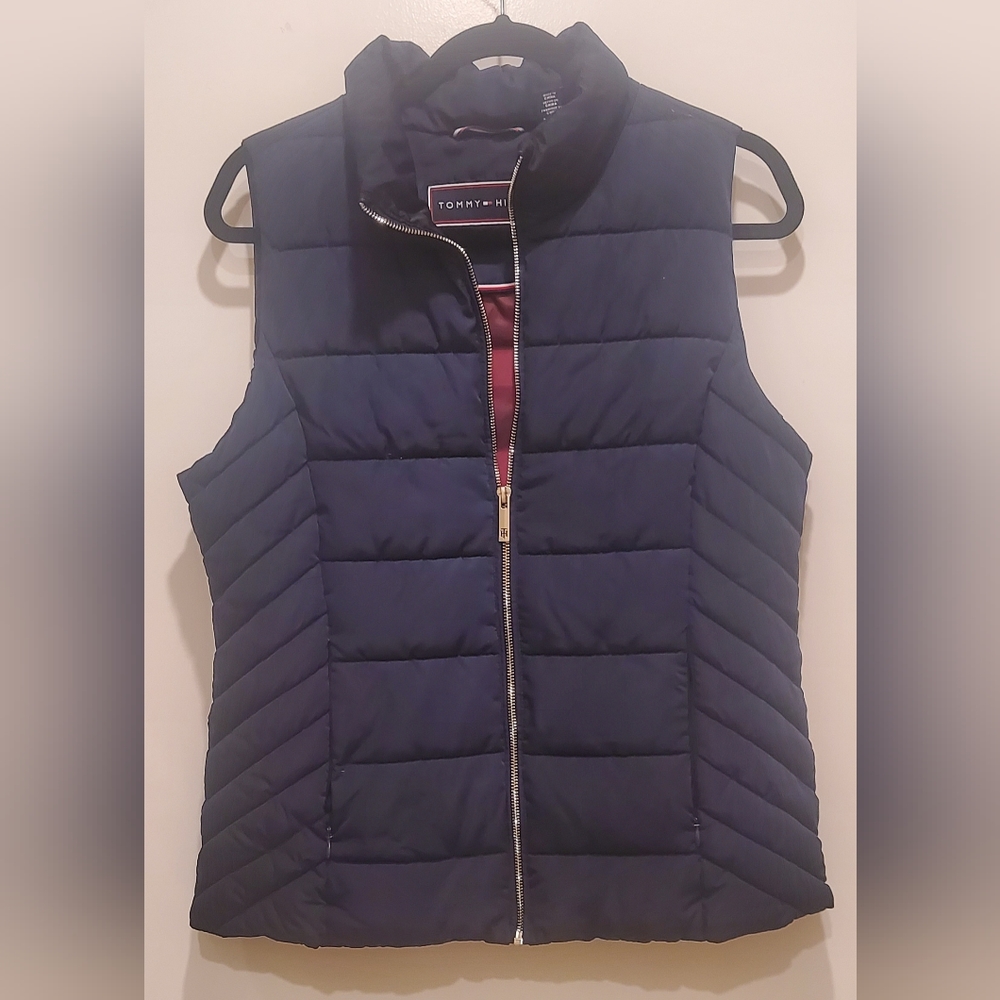 Navy puffer vest